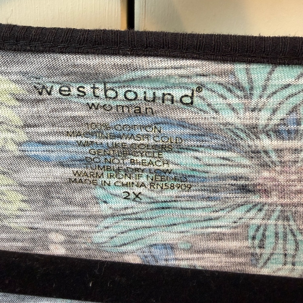 Westbound Black Floral Short Sleeve Top - Picture 2 of 6